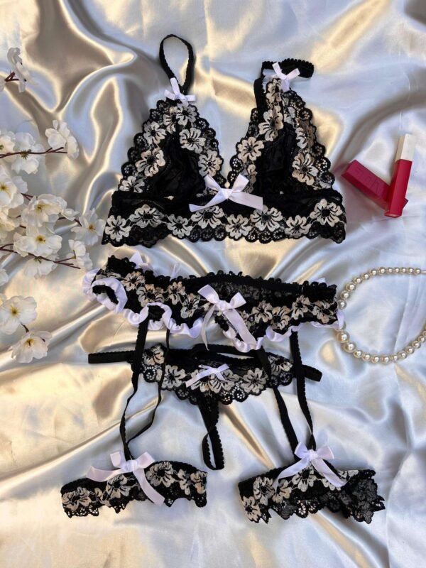 CONJUNTO AMOR FLORAL
