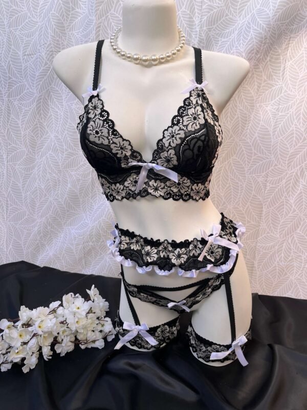 CONJUNTO AMOR FLORAL
